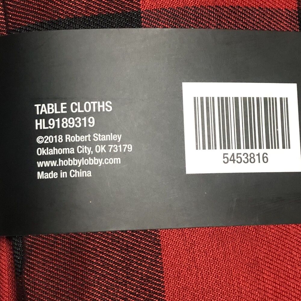 New CHRISTMAS Buffalo plaid tablecloth 60 x 84” inch water resistant Easy Care - Picture 10 of 12